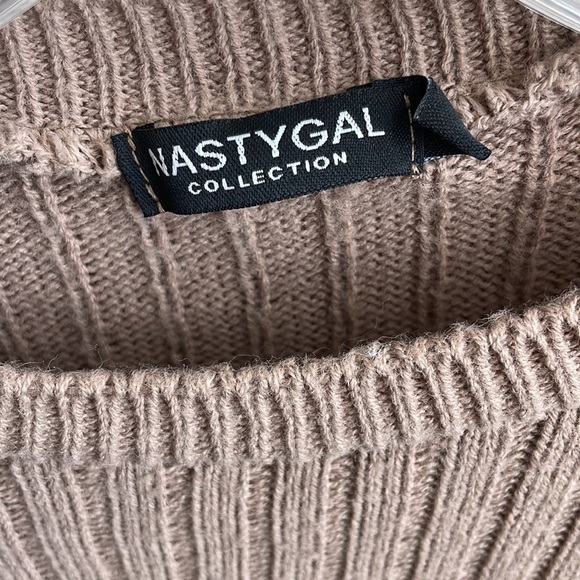 Nasty Gal Women’s Brown Cropped Lightweight Crew Neck Sweater - Size Medium - Picture 2 of 3